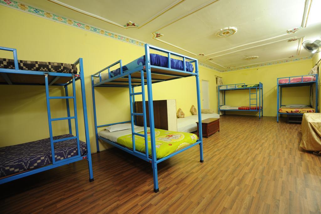 Hotel Himalaya Yoga Катманду Екстериор снимка