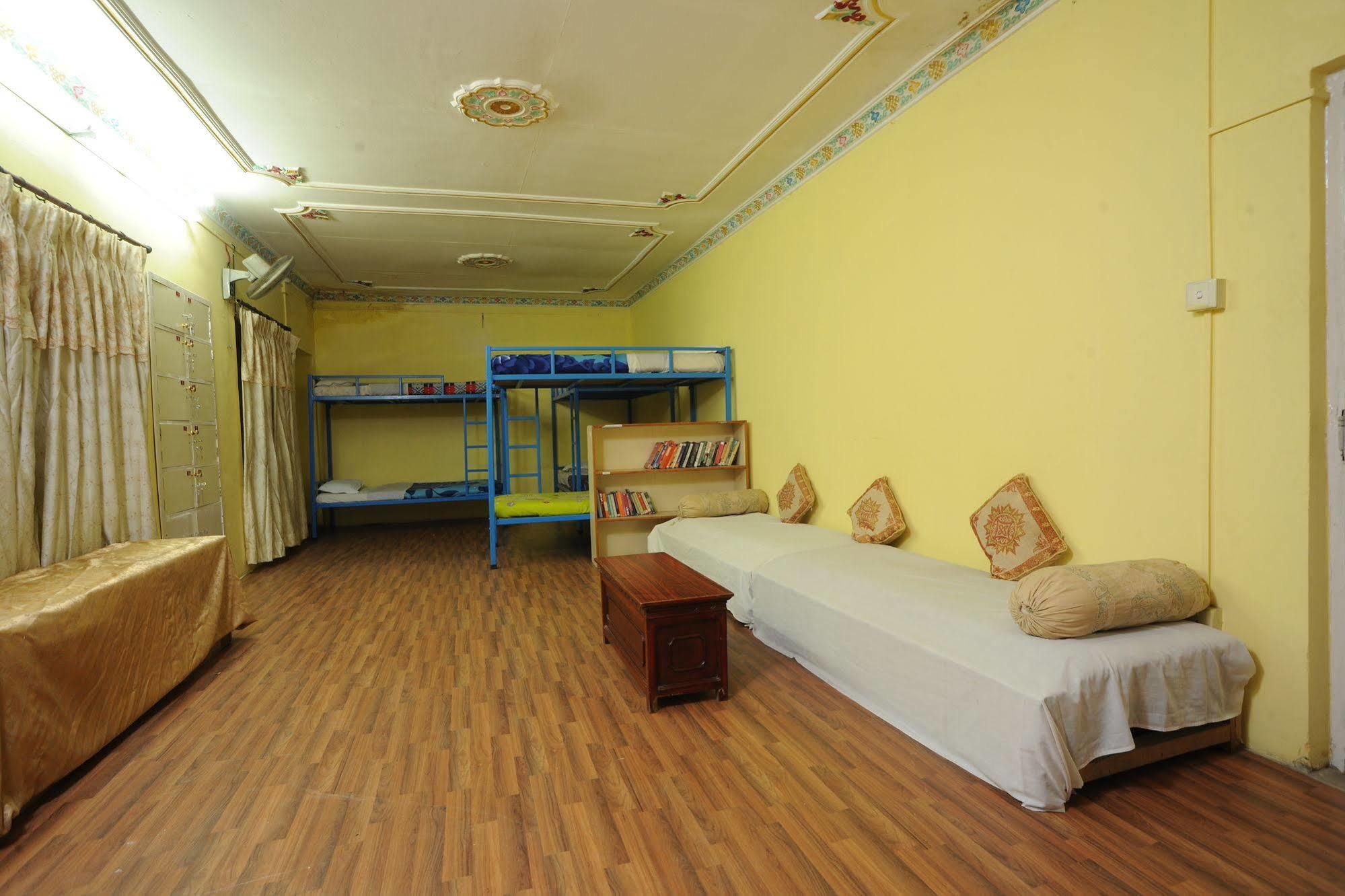 Hotel Himalaya Yoga Катманду Екстериор снимка