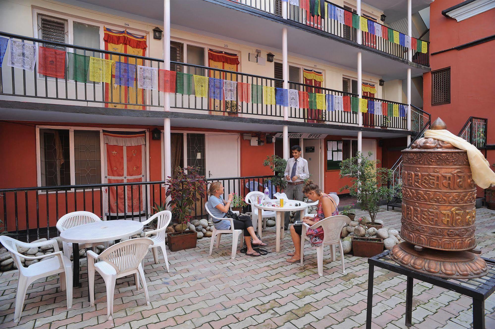 Hotel Himalaya Yoga Катманду Екстериор снимка